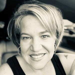 Meet your Posher, Rona